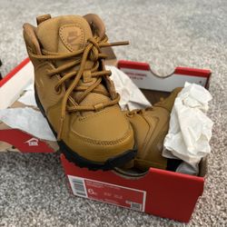 Size 6 Toddler Nike Boots