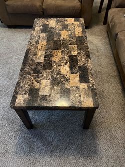 Coffee and End Tables Set; Make an Offer