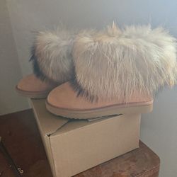 New Ladies Size 6.5 Ausland 