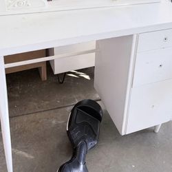 Free Desk