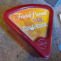 Trivial Pursuit travel size pop culture complete