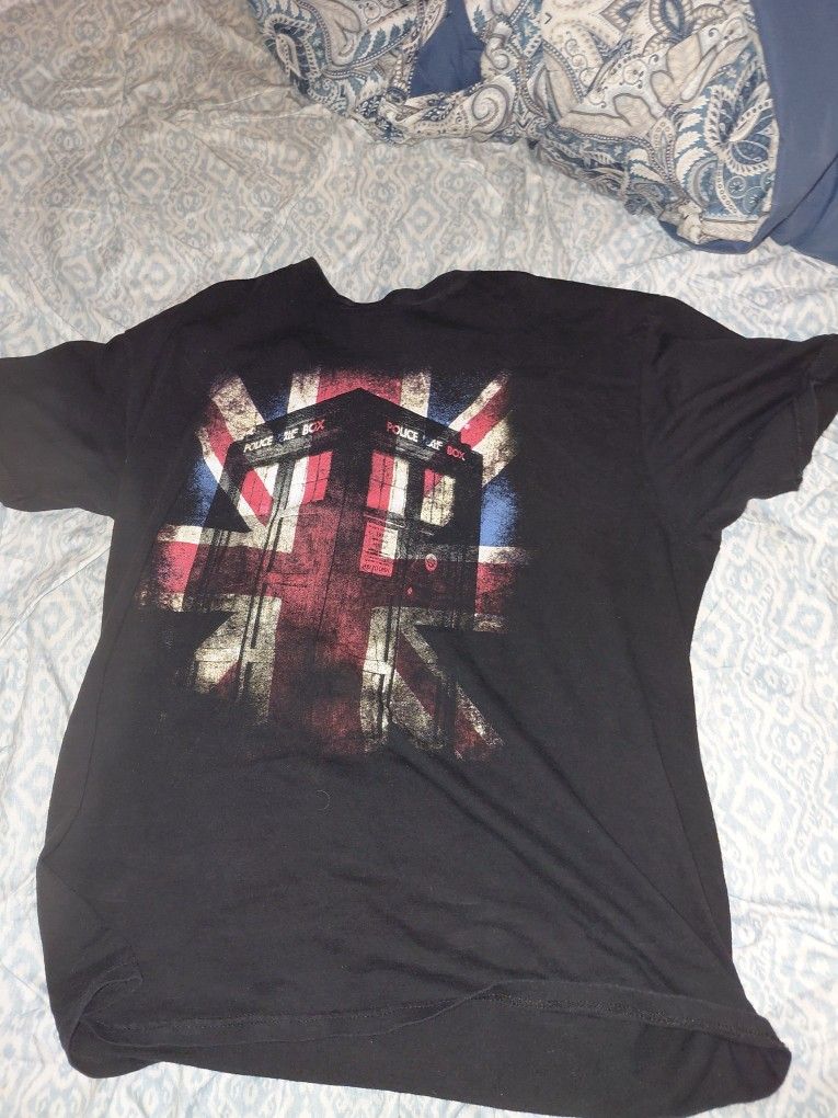 3 Large Men T-shirts