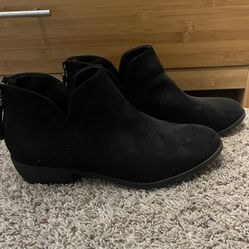 Women’s Black Booties 