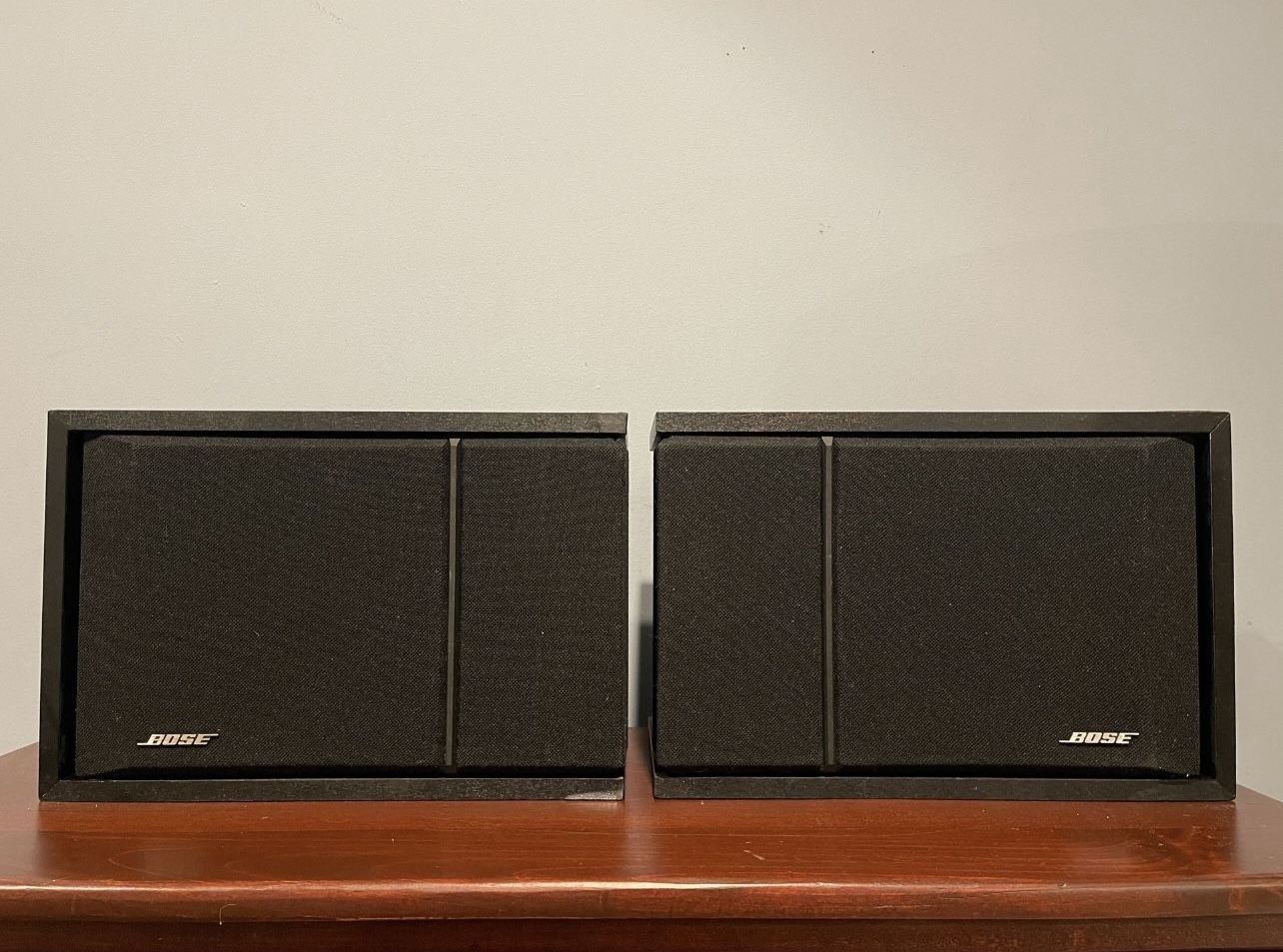 Pair Of Vintage Bose Bookshelf Speakers