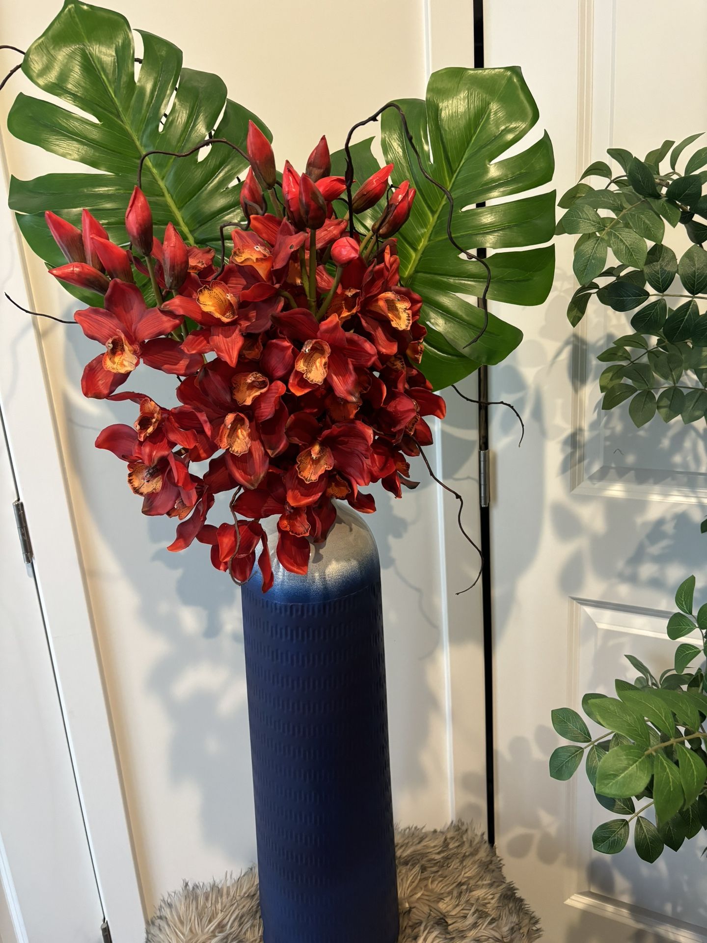 Custom  Color Vase  With Flower Arrangement