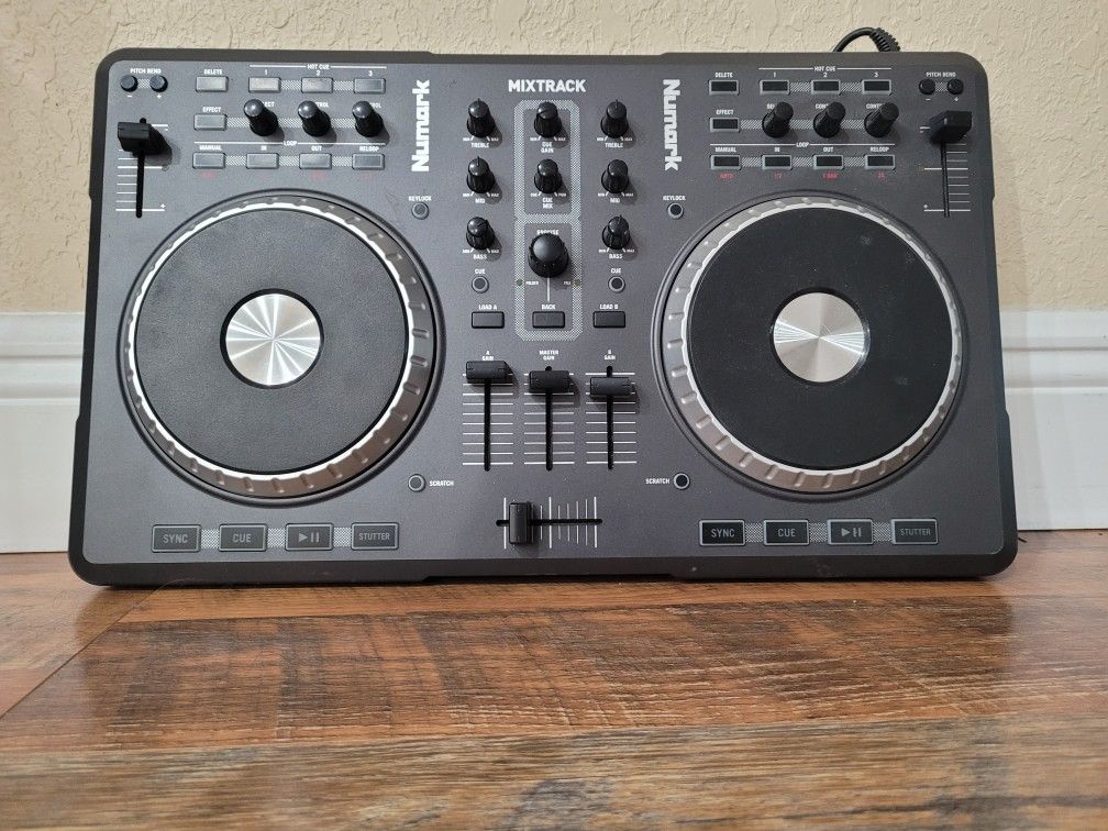 Numark Mixtrack DJ Controller
