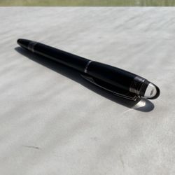 Montblanc StarWalker UltraBlack Precious Resin Fineliner Pen