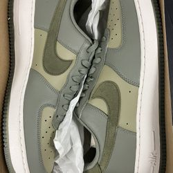 Men’s Nike Air Force Ones 