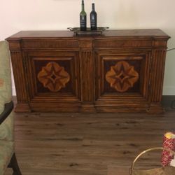 Entertainment Center/Bar