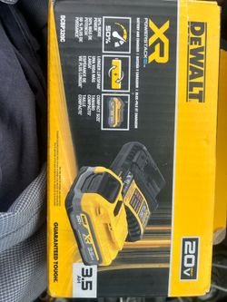 3.5 AH BATTERY AND CHARGER KIT POWERSTACK DEWALT