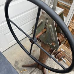 Tube roller with stand and 3 sets of rollers