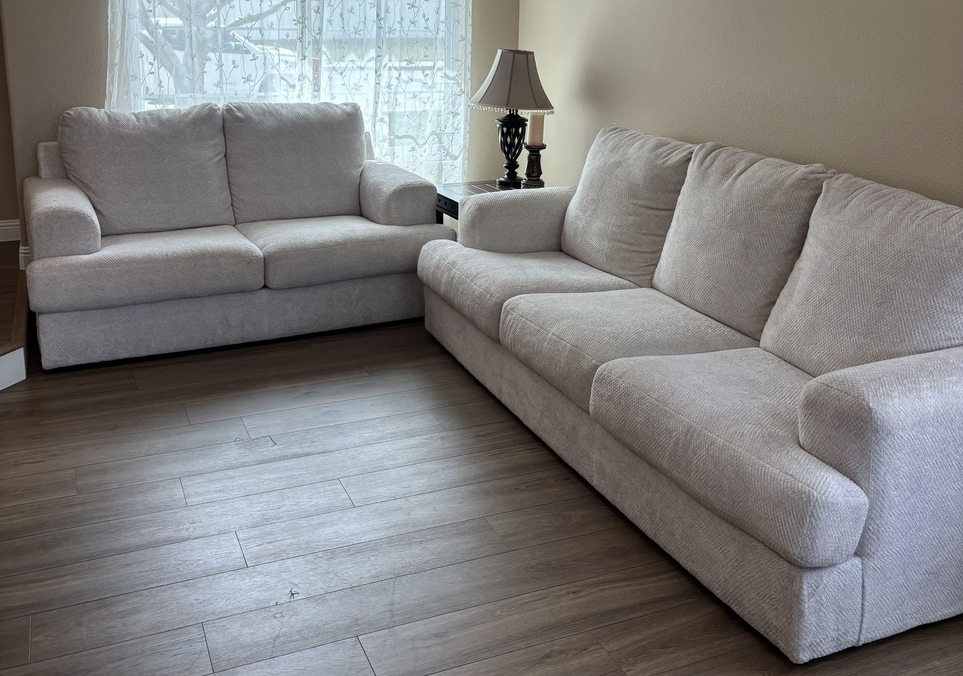 Sofa and Love Seat In Like New Condition