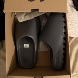 Yeezy Slides 