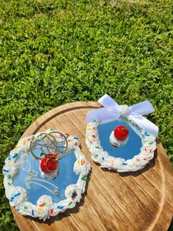 Small Cake Jewlrey Catch-all