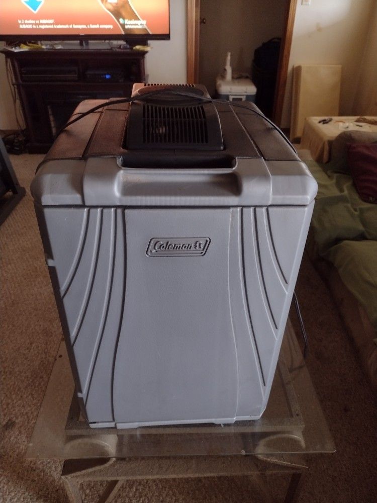Coleman 40 Quart Portable Thermoelectric Cooler 