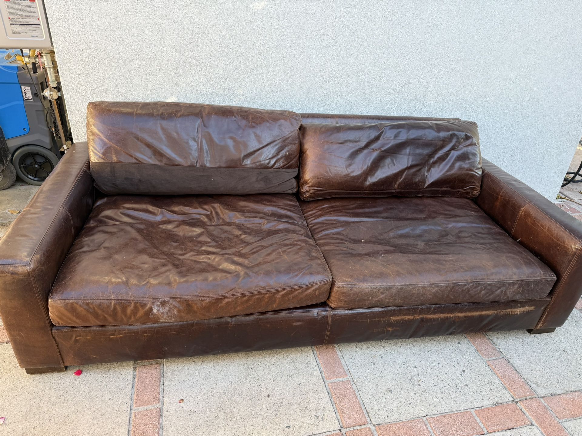 R&H Sofa 