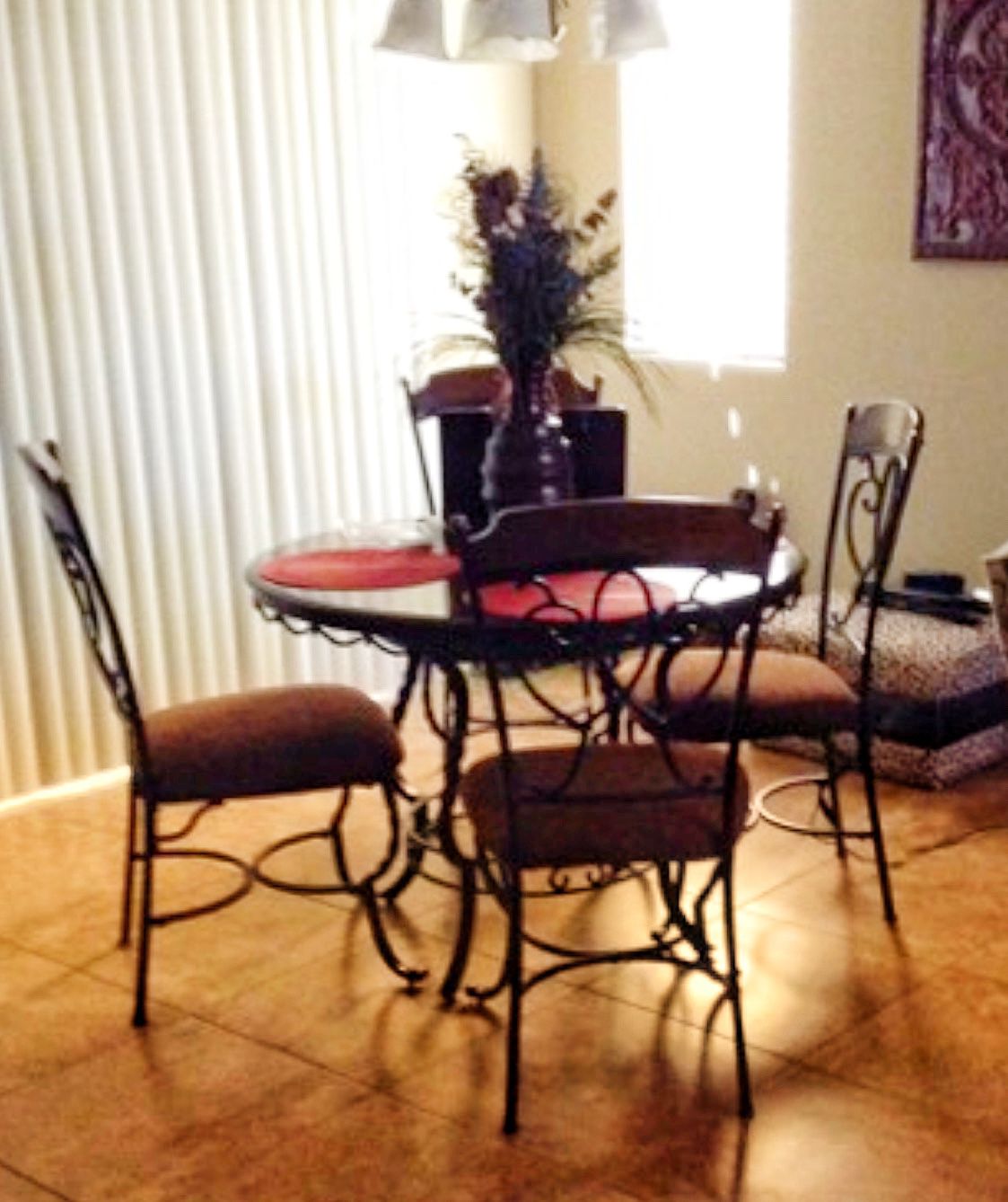 42” Round Breakfast Table and chairs