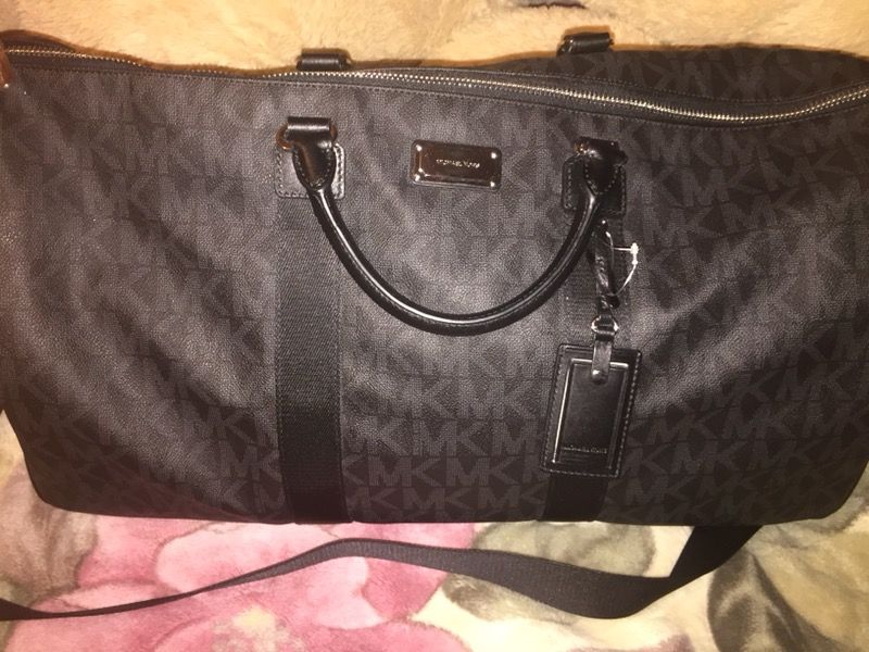 MICHEAL KORS DUFFLE BAG