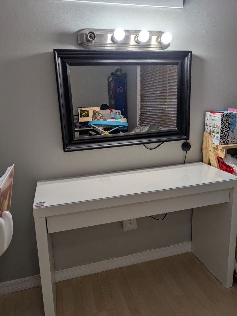 Glass Top Vanity With Mirror