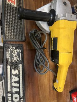 DEWALT DW474 120V 7" Corded Grinder 6000 RPM  15A Dewalt 