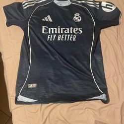 2025/26 Real Madrid Player Versión 