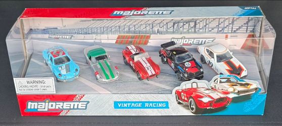 Majorette Vintage Racing Diorama with 5 race cars (Alpine, Jaguar, Cobra, Porsche and Alpine)
