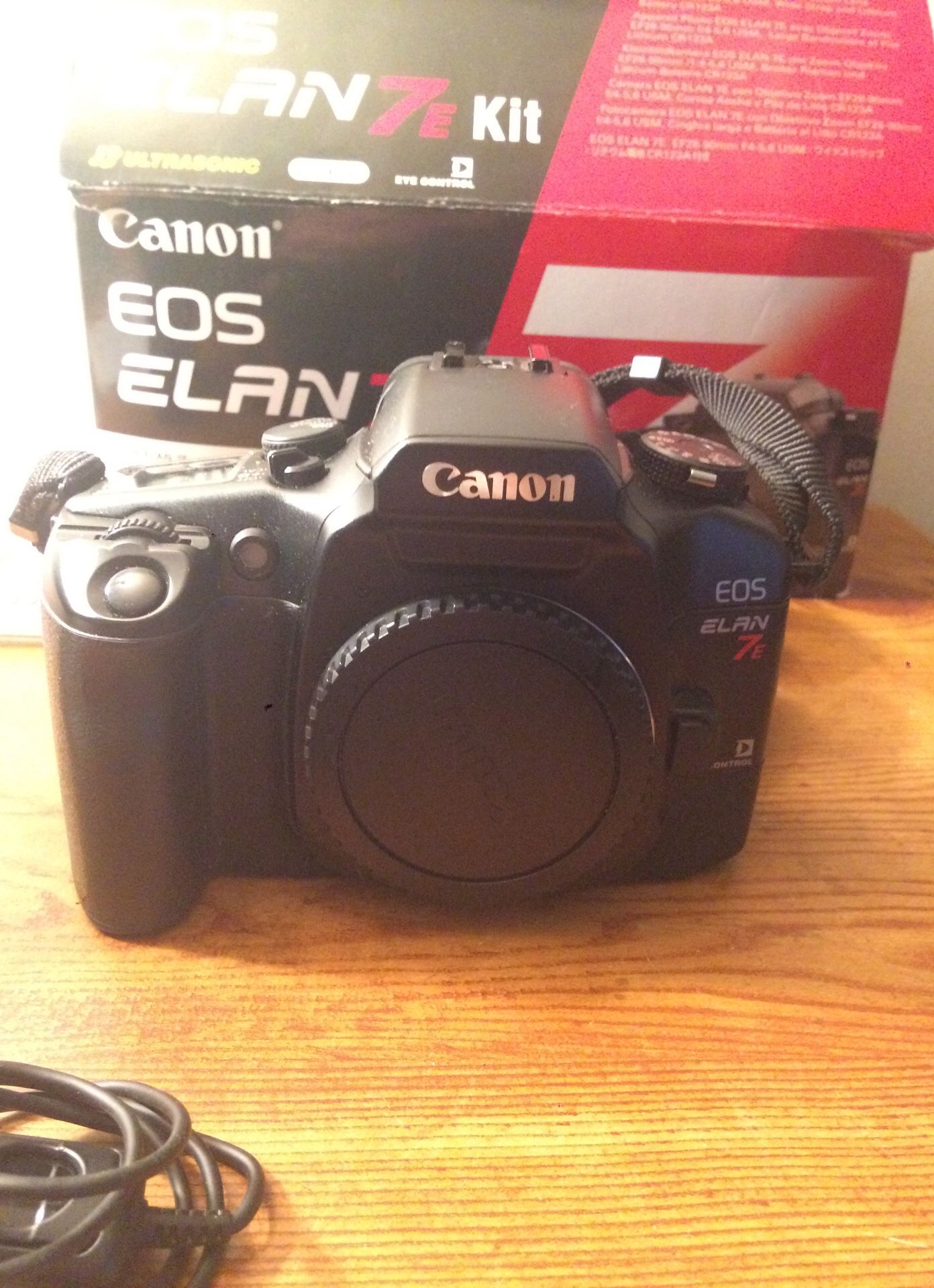 Canon EOS Elan 7e Film Camera