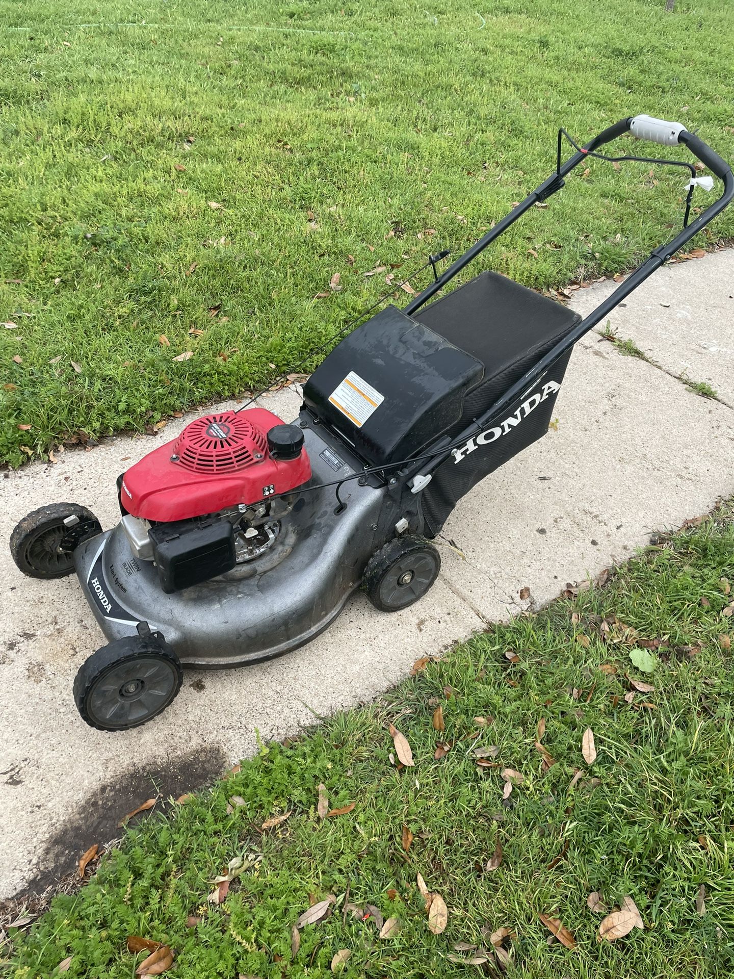 Honda Mower Dual Blade for Sale in Dallas, TX OfferUp