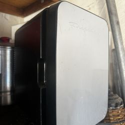 Frigidaire 15 Can Mini Fridge 