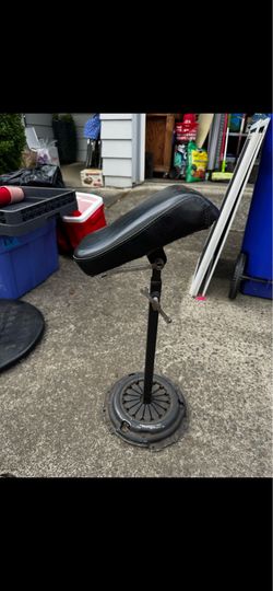 Tattoo stand