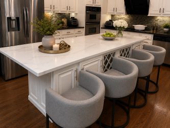 Brand new Counter Height Bar Stools Set of 4, 24 Inch Seat Height Barstools for Dining Room, Fabric Upholstered Bar Chair for Kitchen Island, Linen Co