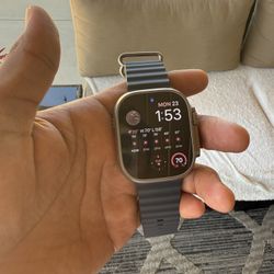 Apple Watch Ultra 49mm GPS + Cellular 