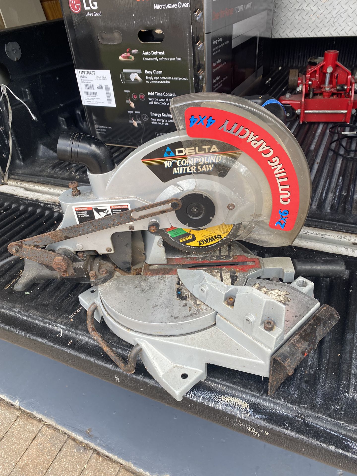 Delta 10” Compound Miter Saw with 15 Amp Motor