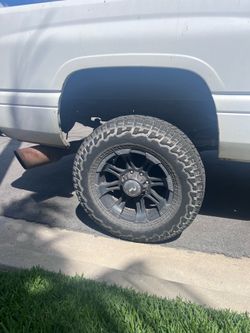18x9 Raceline 8 Lug Wheels