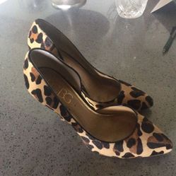Leopard Print BCBG Pumps (Size 8)