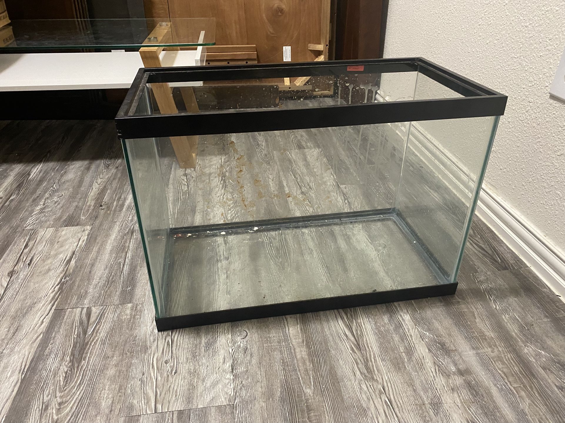 21 Gallon Fish Tank 