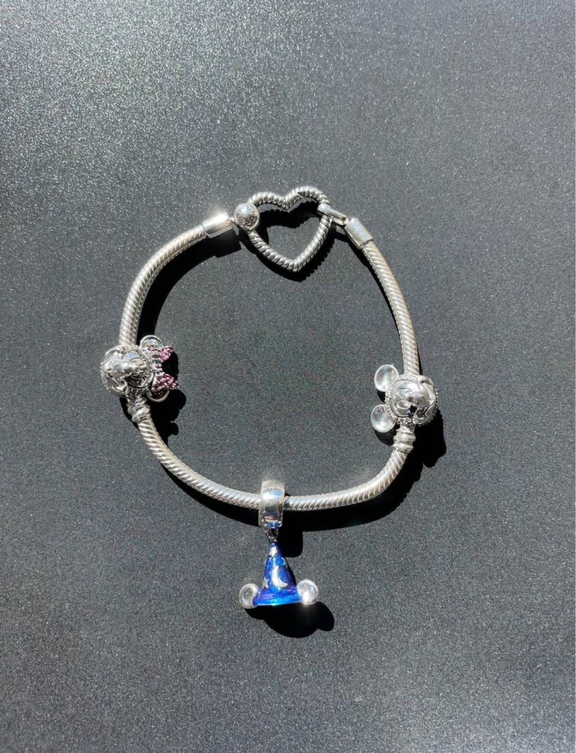 PANDORA - MOMENTS HEART CLOSURE SNAKE CHAIN W/ 3 CHARMS