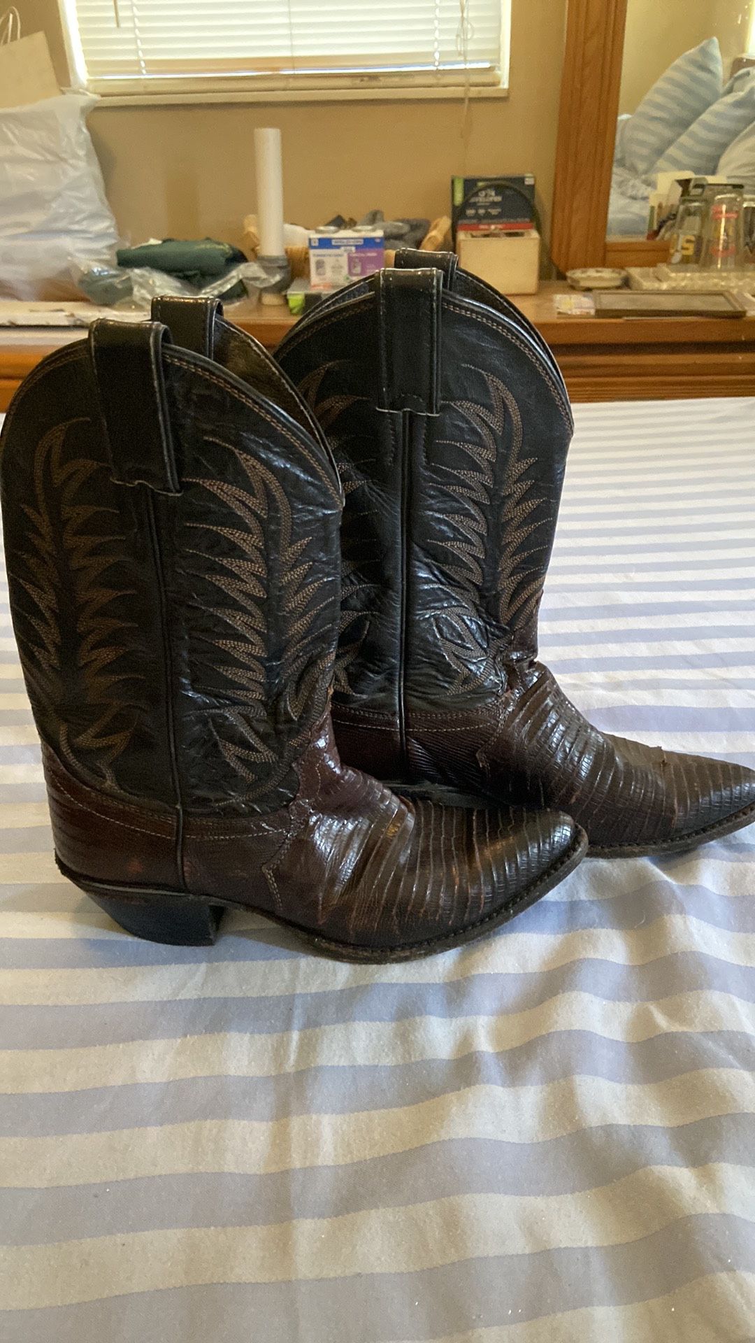Women’s Cowboy Boots Size 7B