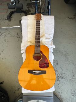 Yamaha Youth Acoustic Guitar