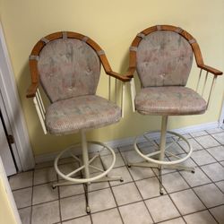 3 Swivel Stools