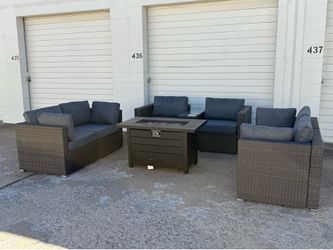 New inbox patio set (we finance and deliver)($54 down, (90 day no interest no credit check payment plan)