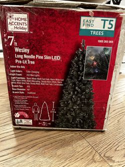 7ft Christmas Tree, Pre-lit, Perfect Condition