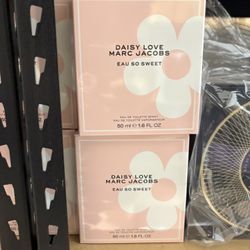 🌼✨ Daisy Love Eau De Toilette Spray by Marc Jacobs ✨🌼 1.6 oz