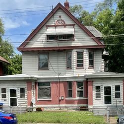 Newly renovated 3bd duplex