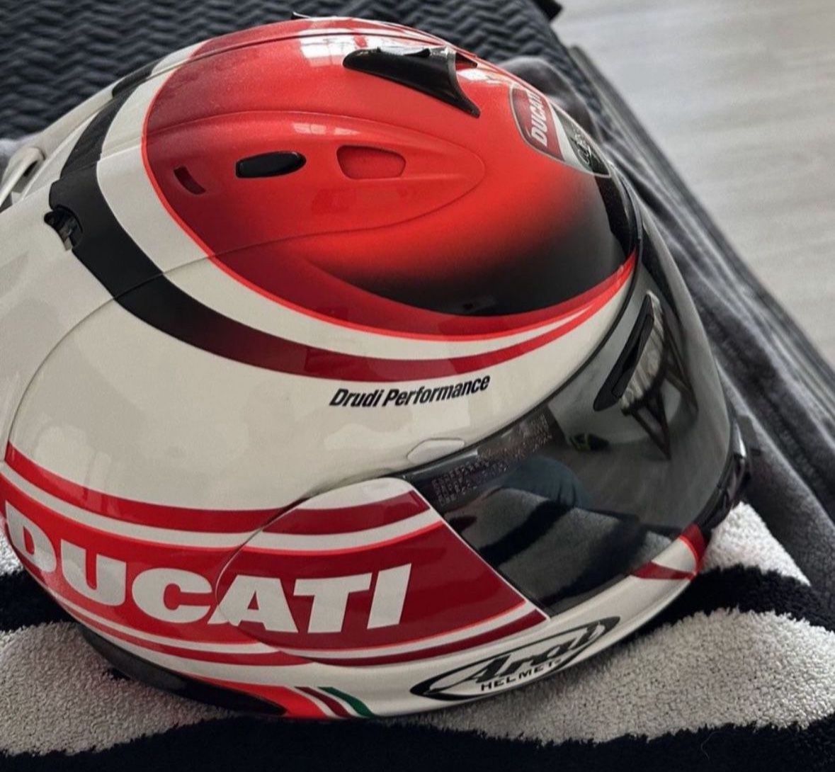 arai ducati stripes helmet Corse SBK 2 Pro 98103179 One Love Boston ktor zniuje tlak a podporuje vetranie a stabilitu pri vysokch rchlostiach Oh my gosh, I'm so
