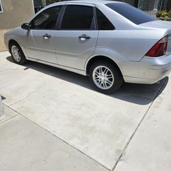 Ford Focus 2007.. $2000 Great Conditions 