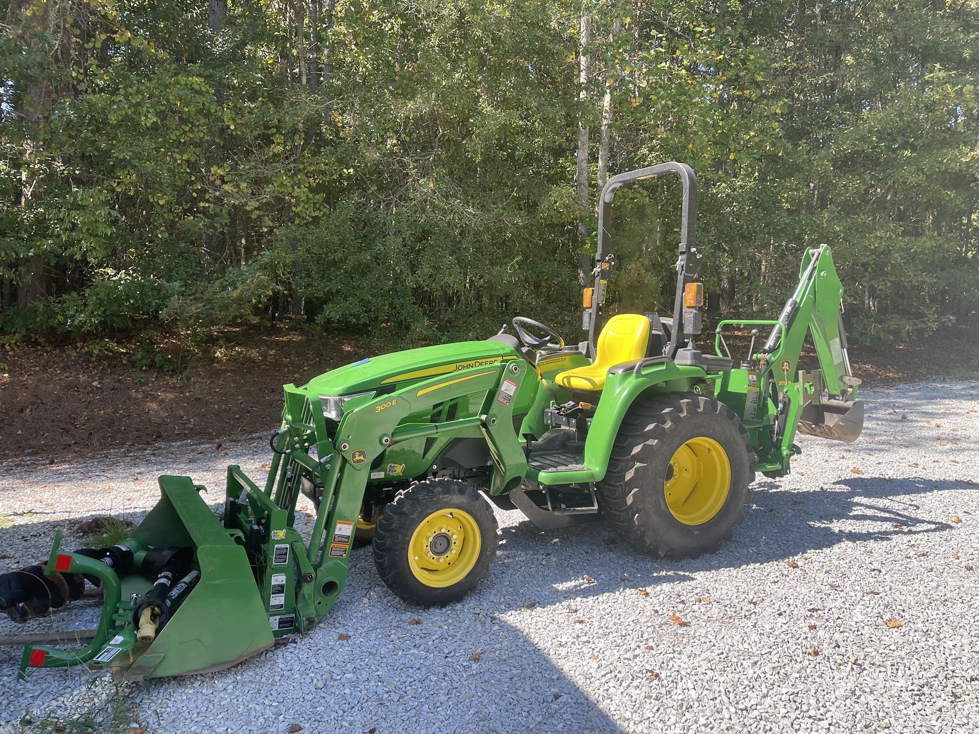 John Deere 3025e