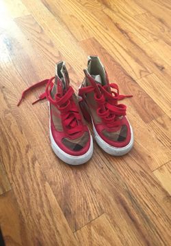 Burberry hightop size 9 toddler