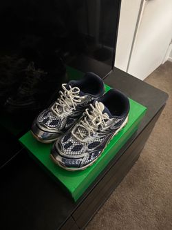 Navy blue bottega veneta orbit sneakers