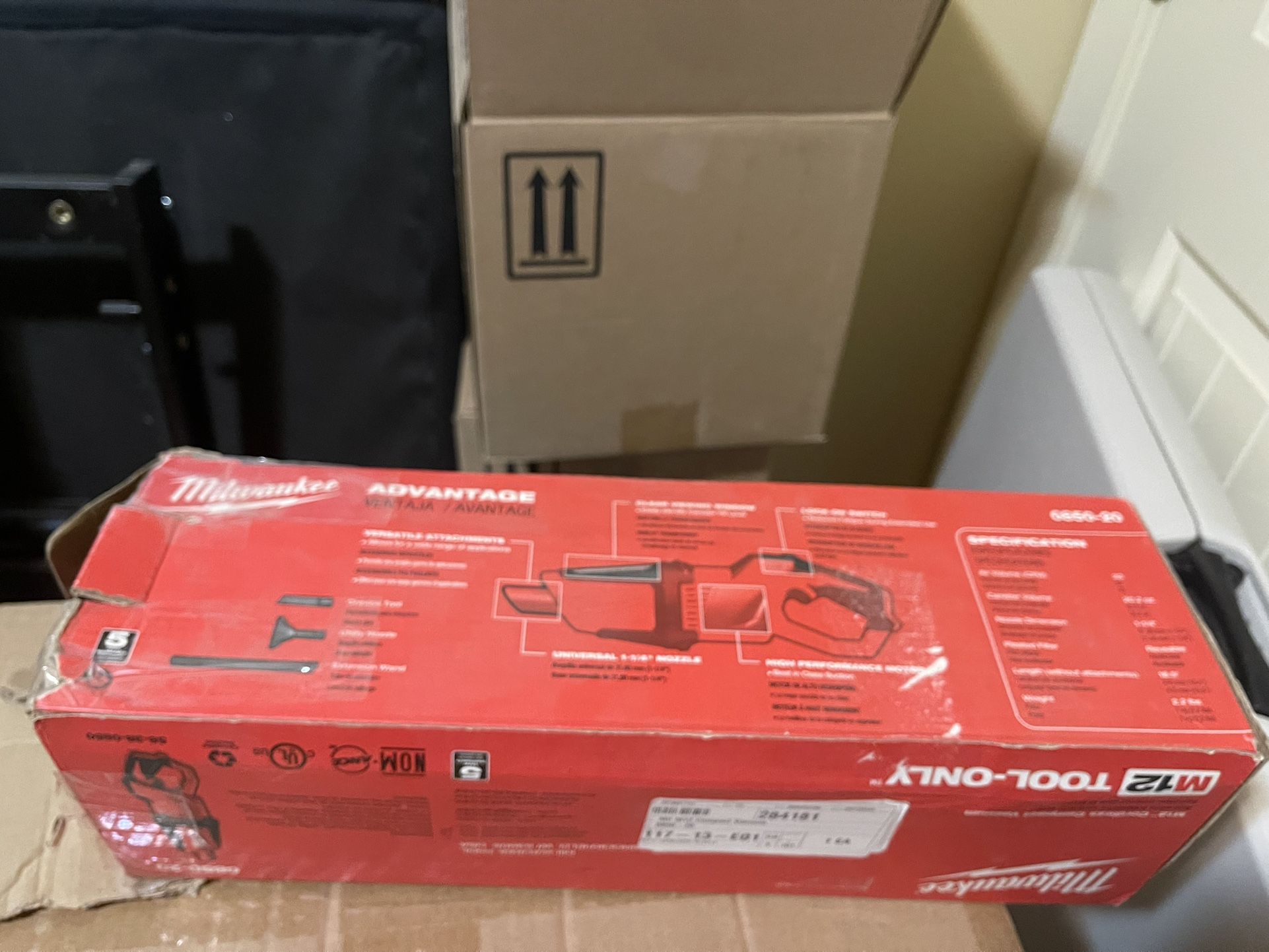 Milwaukee M2, vacuum
